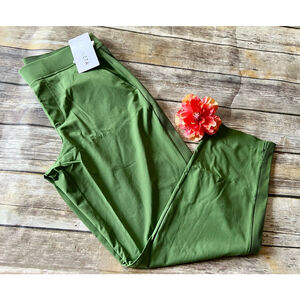 Athleta Olive Cropped Pants